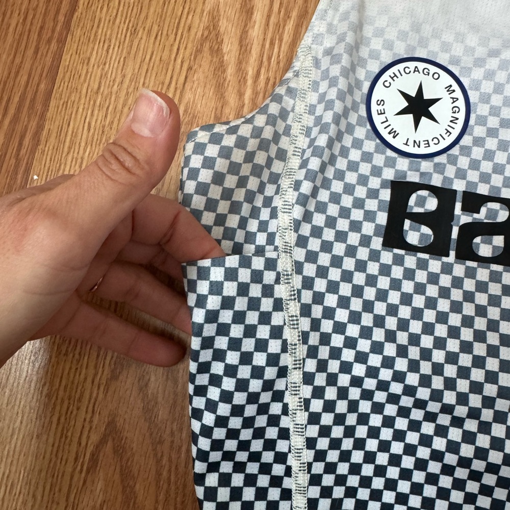 Bandit Chicago Marathon Women’s Checkered Cropped Running Race Top. Small - Picture 2 of 5